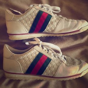 Gucci lace up sneakers